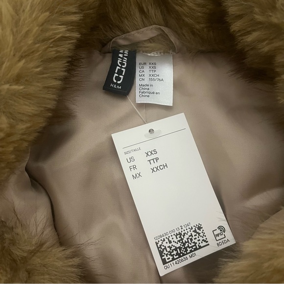 H&M Cropped Fluffy Jacket - Picture 3 of 5